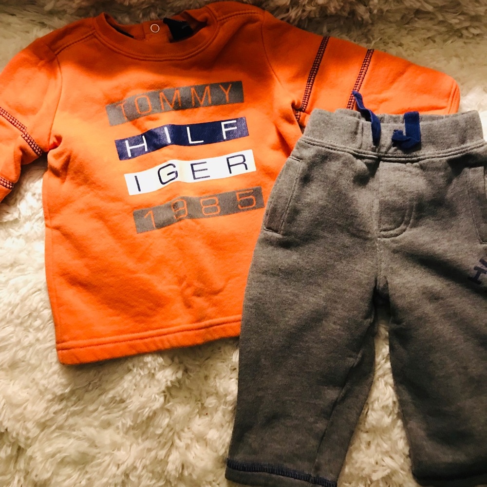 Tommy Hilfigure Baby boy sweatsuit, 6-9 months